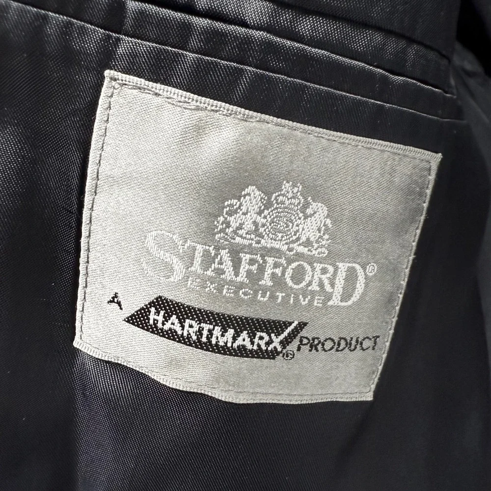 VTG Stafford Executive Hartmarx Mens Blazer 46R Pure Wool Navy Gold Buttons USA